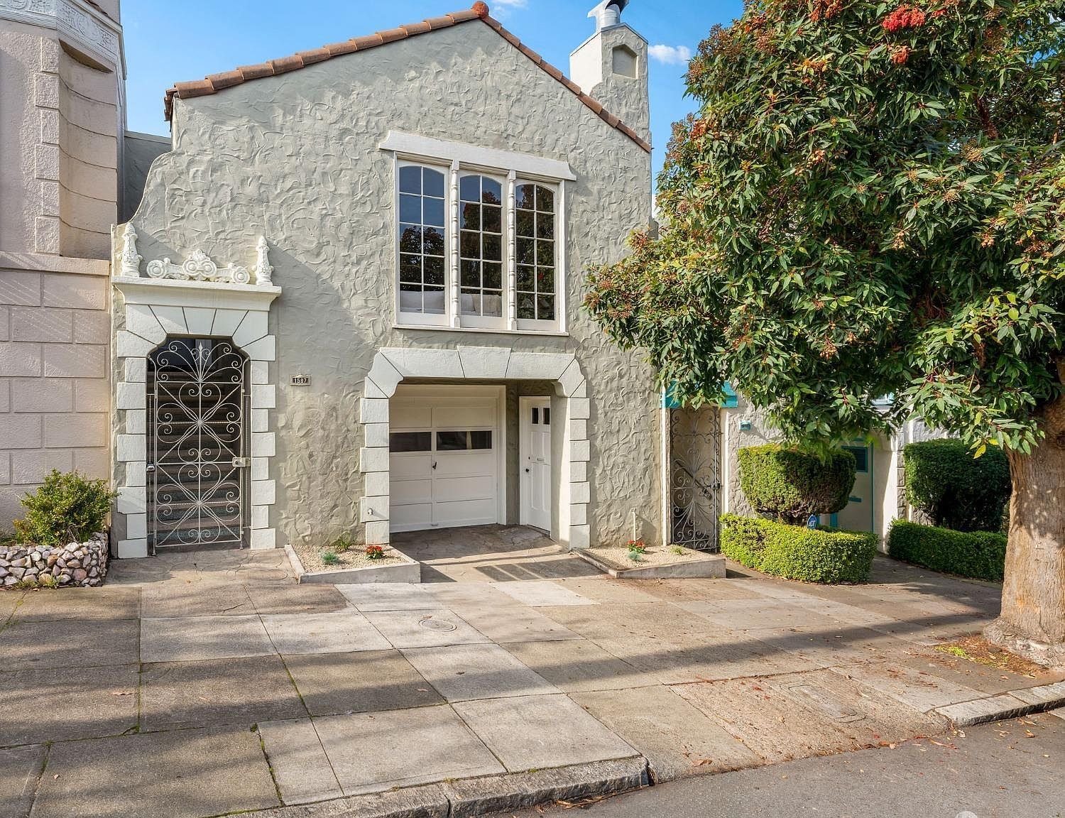 1587 11th Ave, San Francisco, CA 94122