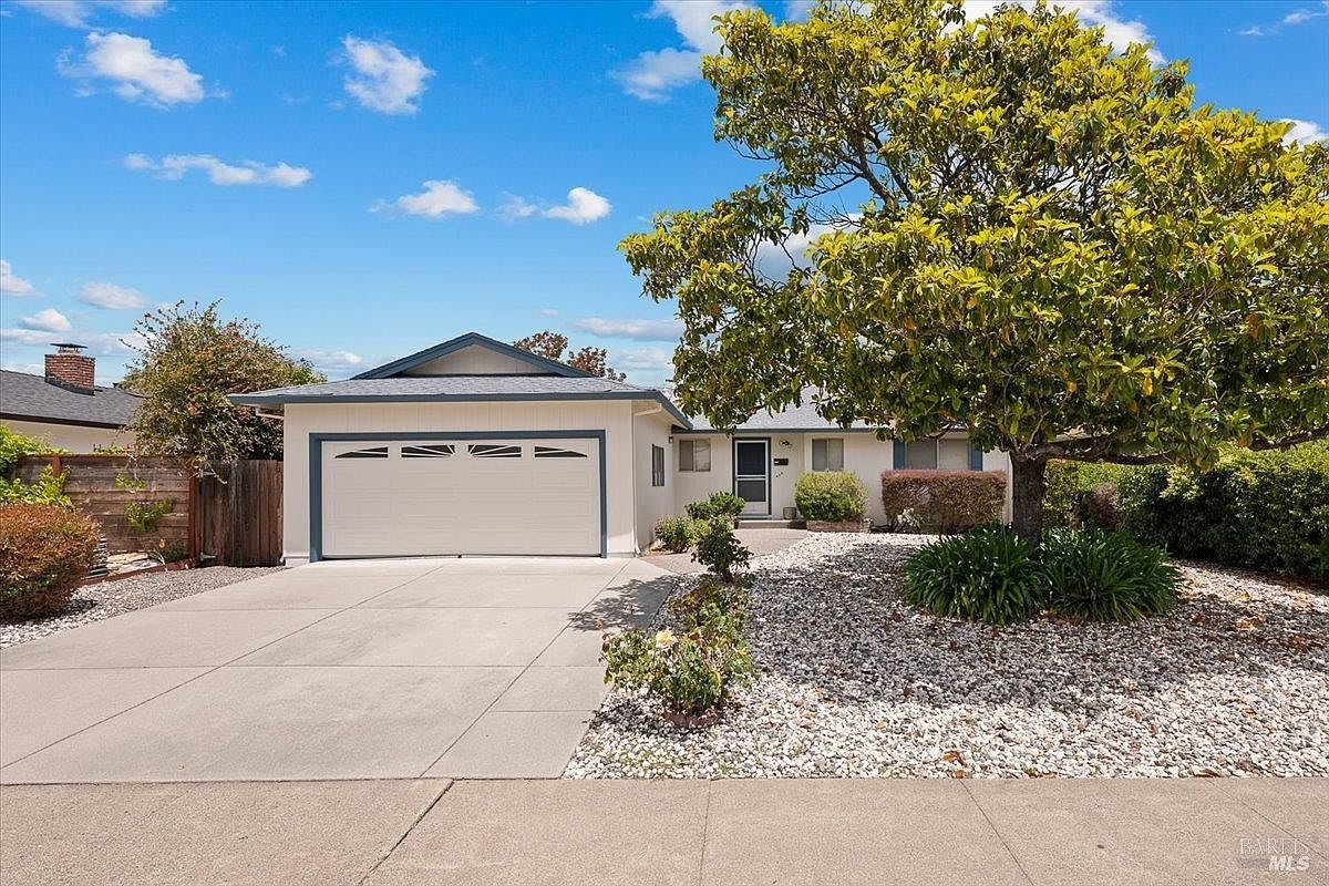 405 Ely Blvd S, Petaluma, CA 94954